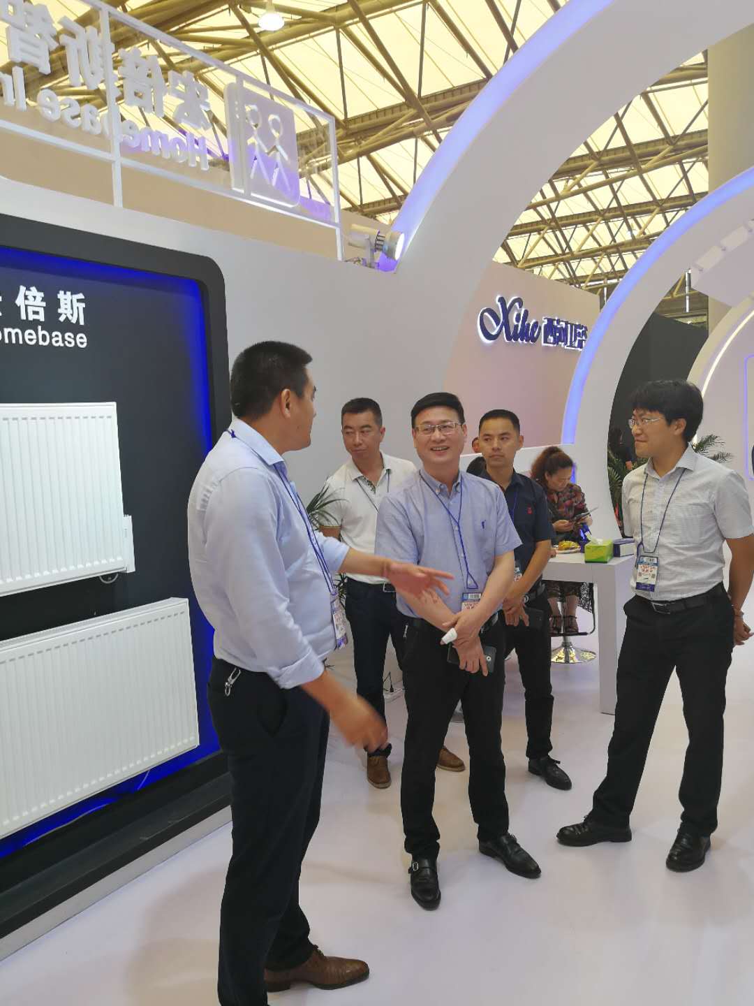 玉環(huán)副市長蔡木貴一行7人參觀中國上海國際廚房衛(wèi)浴博覽會(huì)